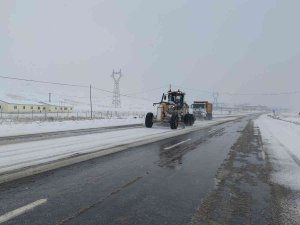 Habere Gitmek İstedi, Evde Mahsur Kaldı