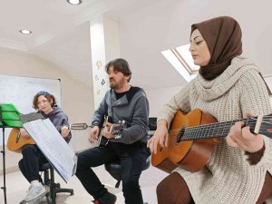 Hem Meslek Öğrendiler Hem Sosyalleştiler