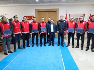 Güven Timleri 1 Haftada 2 Bin 35 Şahsı Sorguladı, Aranan 6 Şahsı Yakaladı