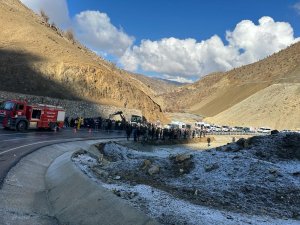 Siirt’te Minibüs Devrildi: 6’sı Ağır 12 Yaralı