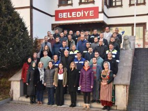 Oğlunu İşe Alan Belediye Başkanı: “Oğlum Olduğu İçin Değil, İhtiyaç Duyduğumuzdan Aldık”