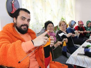 Yüksek Lisanslı Genç Örgücü