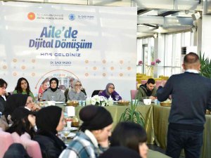 Ebeveynlerine Dijital Okuryazarlık Öğretecek Gençlerin Eğitimleri Başladı
