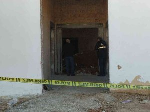 Toprak Altında Kalan 2 İşçi Yaralandı