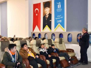 Çocuklar İzciliği Ve İklimi Öğreniyor