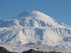 Bulutlar Çekildi, Ağrı Dağı Ortaya Çıktı