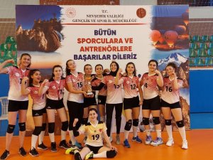 Genç Voleybolcular Filede Namağlup Şampiyon