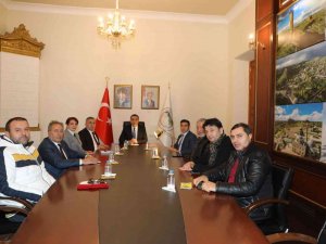 Kai̇si̇ad Yönetimi Vali Öksüz’ü Ziyaret Etti