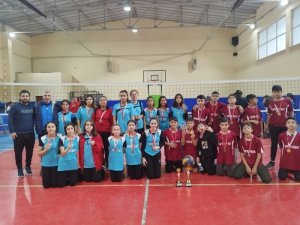 Kağızmanlı Öğrenciler Şampiyonluğa Doymuyor