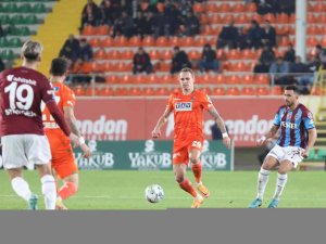 Spor Toto Süper Lig: Alanyaspor: 3 - Trabzonspor: 0 (İ̇lk Yarı)