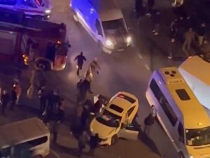 Kartal’da Otomobil İle Çarpışan Panelvan Devrildi: 2 Yaralı