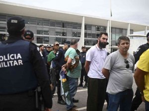 Brezilya’da Bolsonaro Destekçisi Bin 500 Kişi Gözaltına Alındı
