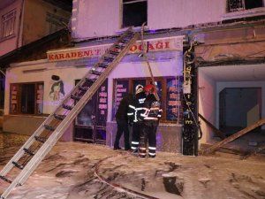 Ahşap Ev Alev Topuna Döndü, Komşular Sesi Havai Fişek Sandı