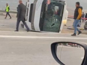 İ̇şçileri Taşıyan Servis Midibüsü 60 Metre Sürüklendi: 2 Ölü, 14 Yaralı