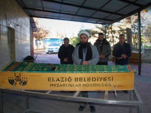 Ailesi Cenazeyi Kabul Etmedi, Zihinsel Engelli Kız Kimsesizler Mezarlığına Defnedildi