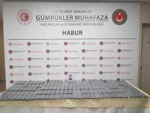 Habur Gümrük Kapısı’nda 330 Adet Kaçak Cep Telefonu Ele Geçirildi