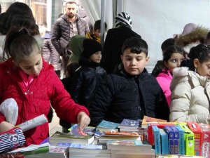 Kitap Fuarı Çocuklar İle Cıvıl Cıvıl Oldu