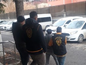 Hırsızlar 120 Saatlik Kamera Kayıtlarının İncelenmesi Sonucu Yakalandı