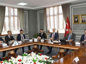 Kaymakamlar, Vali Mahmut Çuhadar Başkanlığında Toplandı