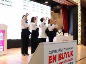 Adana’da 6 Bin 356 Konut İçin Kuralar Çekilmeye Başlandı