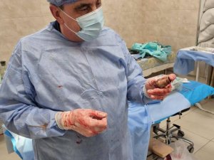 Ukraynalı Askerin Vücudundan El Bombası Çıkarıldı