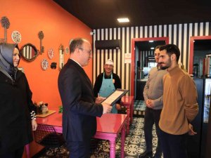 Pamukkale’de 2023 Yılının İlk Ruhsatını Başkan Örki Teslim Etti