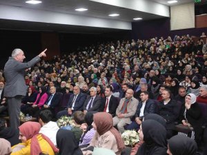 Canik’te Nurullah Genç Konferansı