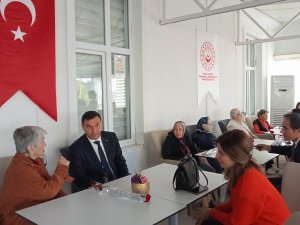 Altınovalı Öğrenciler Huzurevi Sakinlerini Unutmadı