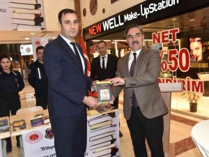 Ahlat T Tipi Kapalı Ve Açık Ceza İ̇nfaz Kurumu Müdürlüğü’nde "Kitap İyileştirir" Kitap Bağış Kampanyası
