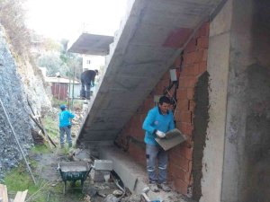 Elikesik’te Engelli Vatandaşın Evine Belediye Eli