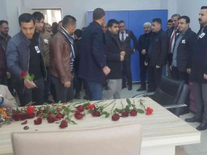 Kazada Hayatını Kaybeden Öğretmenin Okulunda Yas Var