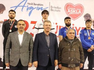 Büyükşehir Sporcuları Minderde Önemli Başarılar Elde Etti