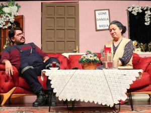 Merkezefendi Kent Tiyatrosu Tiyatro Severlerle Buluşacak