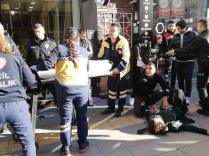Karaman’da Bıçaklı Saldırıya Uğrayan Anne Ve Oğlu Ağır Yaralandı