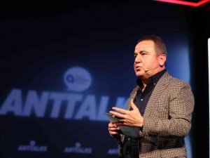 Başkan Böcek’ten Gençlere “ “Hayallerinizden Vazgeçmeyin”