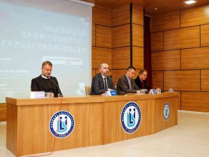 Bayburt’ta “Ülkemizde Spor Yönetimi: Farklı Tecrübeler” Konulu Panel Düzenlendi