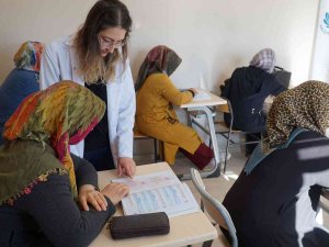 Haliliye’de Kadınlar Okuma Yazma Öğreniyor