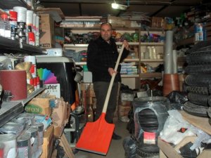 Kar Yağmayınca Kar Kürekleri Elde Kaldı