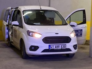 Otoparkta Boğazından Kesilmiş Halde Bulundu