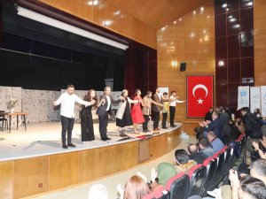 Hakkari’de ‘1 Kitap 1 Bilet’ Etkinliği