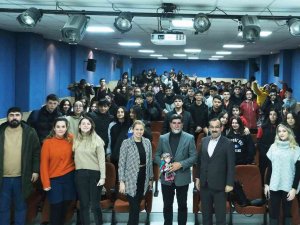 Genç İletişimciler Usta Gazeteciyi Ağırladı