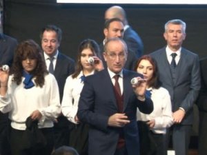 Ankara’da ‘İ̇lk Evim, İ̇lk İ̇ş Yerim’ Projesinin Son Kura Çekiminde 3 Bin 645 Konut Sahibini Buldu