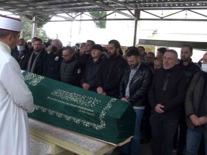 Tekirdağ’da Erkek Arkadaşı Tarafından Öldürülen Aysun Ahnas’ın Cenazesi İ̇stanbul’da Kaldırıldı