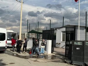 İ̇zmir’de İnsan Kaçakçılarına Operasyon: 6 Tutuklama