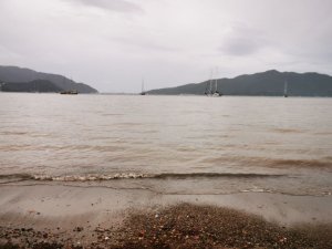 Marmaris’te Denizin Rengi Kahverengiye Döndü
