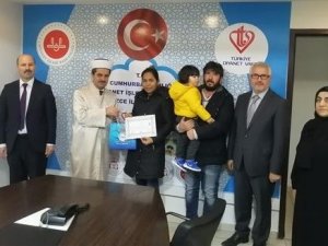 Filipinler Vatandaşı "Aleyna" İsmini Alarak Müslüman Oldu