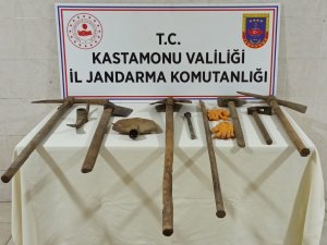 Kaçak Kazı Yapan Define Avcılarına Suçüstü Baskın: 5 Gözaltı