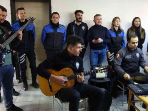 Polisler Söyledi Öğrenciler Eğlendi