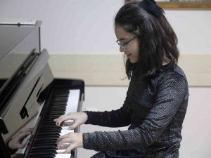 11 Yaşındaki Konservatuvar Öğrencisinden Yurt Dışında Önemli Başarı
