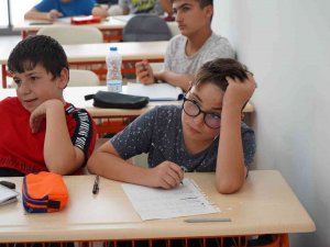Çayırova’da Öğrenciler Lgs Ve Yks Hazırlık Kurslarında Eğitim Görüyor